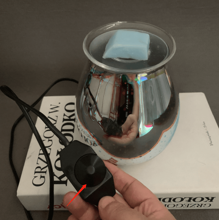 BowLift | 3D Glass Diffuser LED Light Display