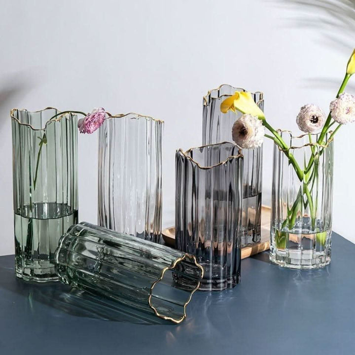 BowLift | CASSINA – Elegant ceramic vase for stylish living spaces