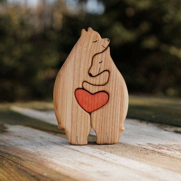 Decoration made of plush animals from hand-carved wood | Bowlift