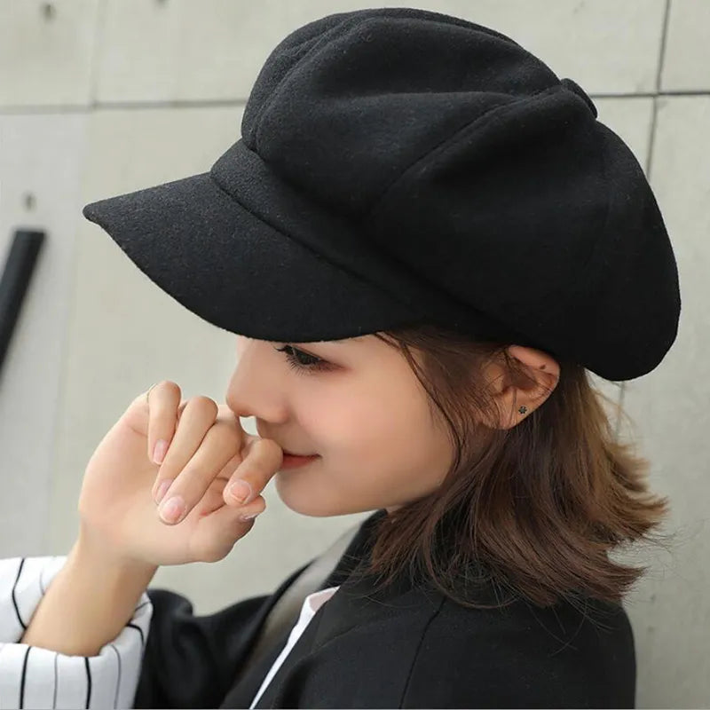 RetroChic Beanie – Vintage Winter Style and Comfort Bowlift