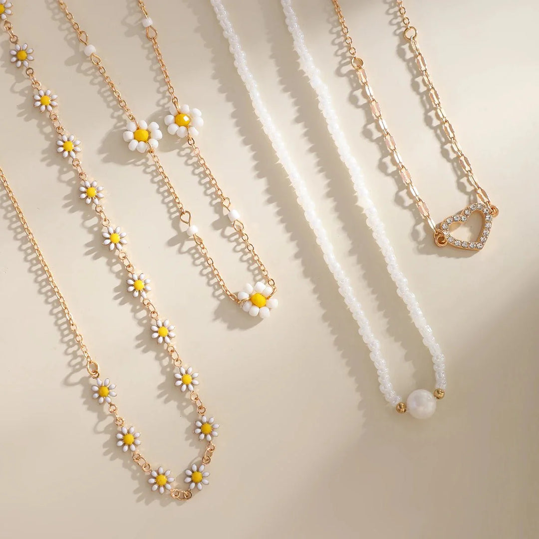 BowLift | Boho Spring Daisy Necklace Stack