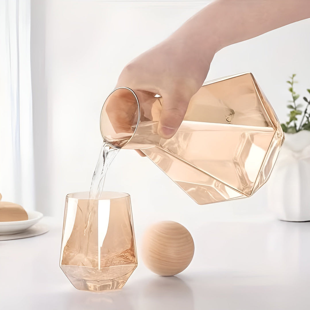 Diamond glass carafe set with 4 glasses – modern and decorative | 5-piece set with lids for water, juice, and wine | Bowlift