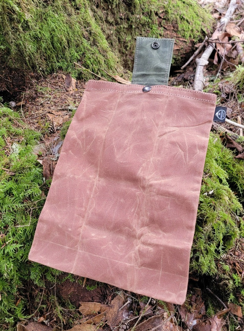 BowLift | Waxed Canvas Folding Foraging Bag with Durable Design