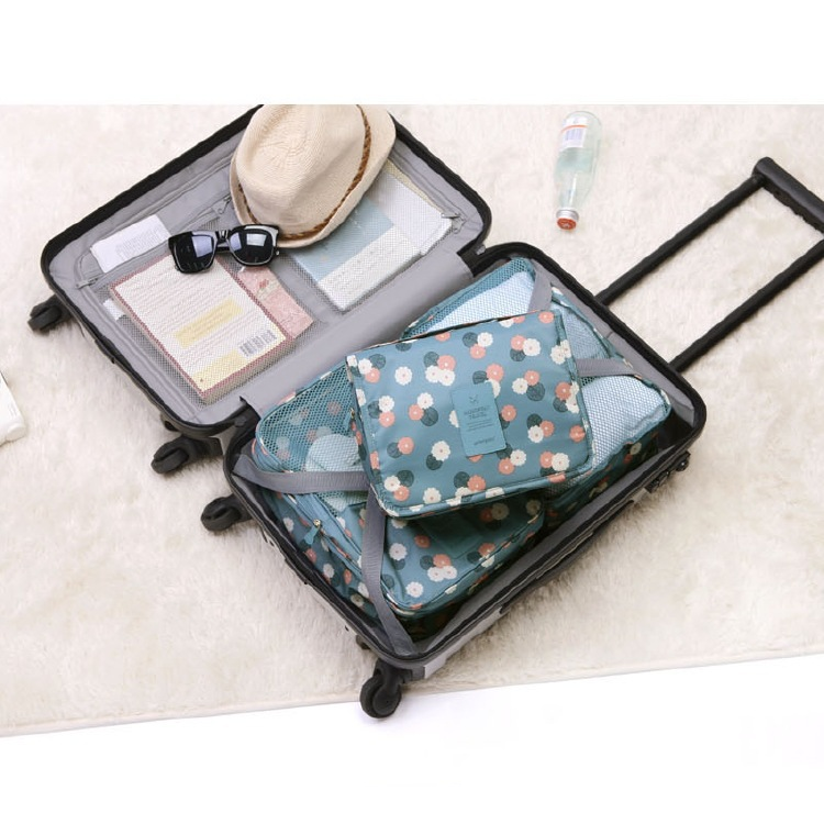 TravelEase – Water-repellent cosmetic bag with hook and compartments | Travel toiletry bag | Bowlift