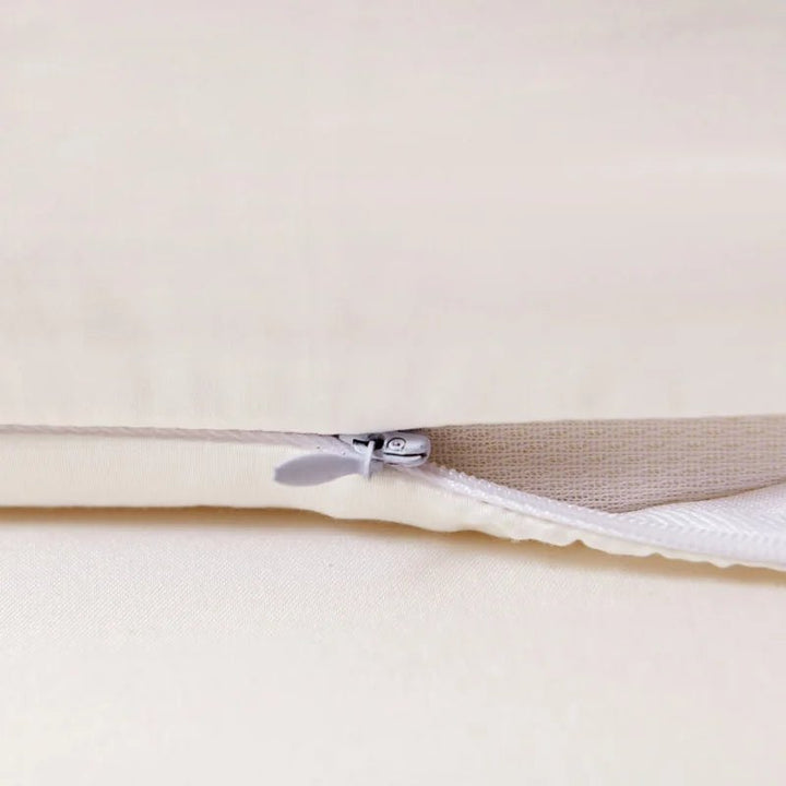 BowLift | Caelora – Mulberry Silk & Tencel Pillowcase for Luxurious Sleep Comfort