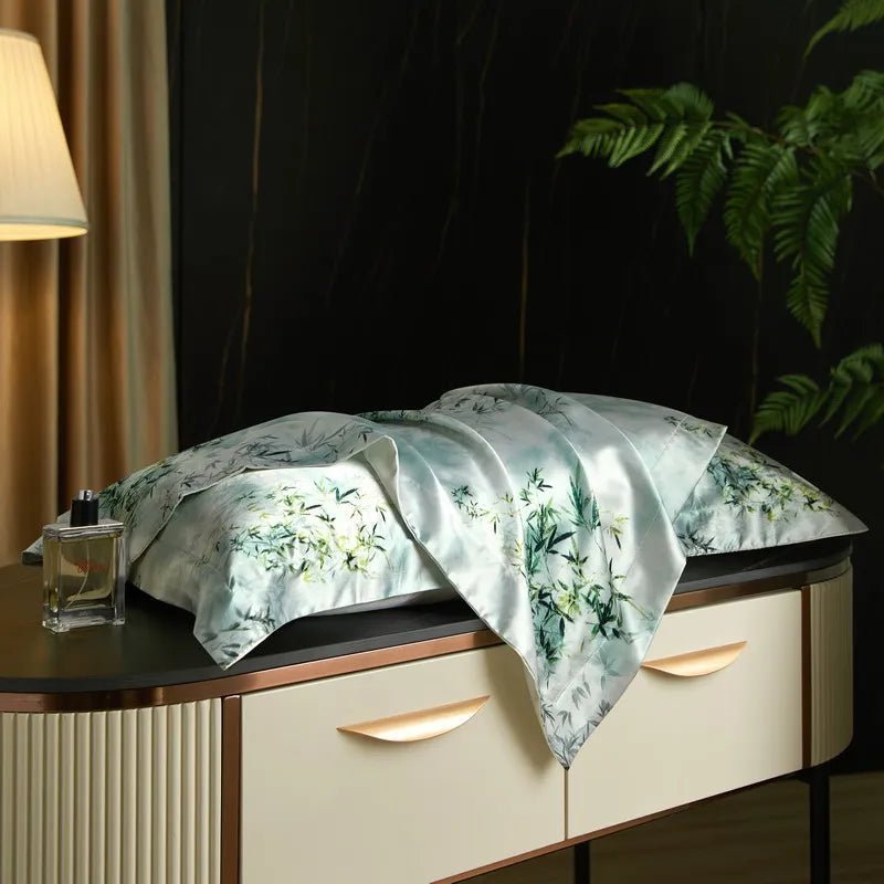 BowLift | Caressence – Mulberry Silk Pillowcase for Luxurious Sleep Comfort