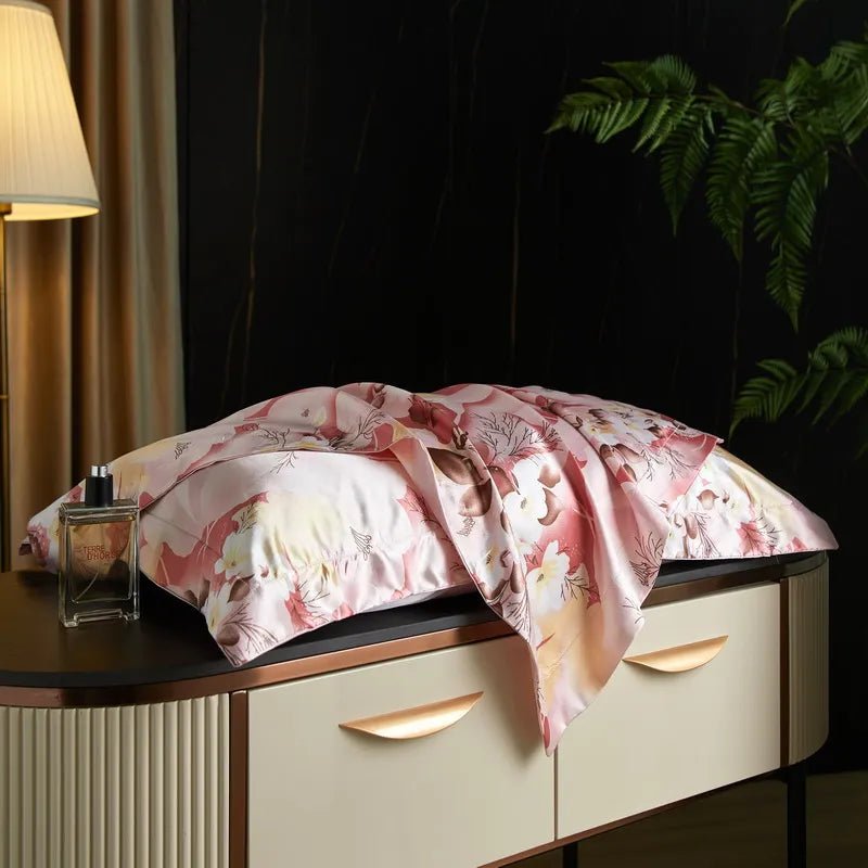BowLift | Caressence – Mulberry Silk Pillowcase for Luxurious Sleep Comfort