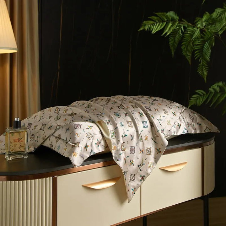 BowLift | Caressence – Mulberry Silk Pillowcase for Luxurious Sleep Comfort