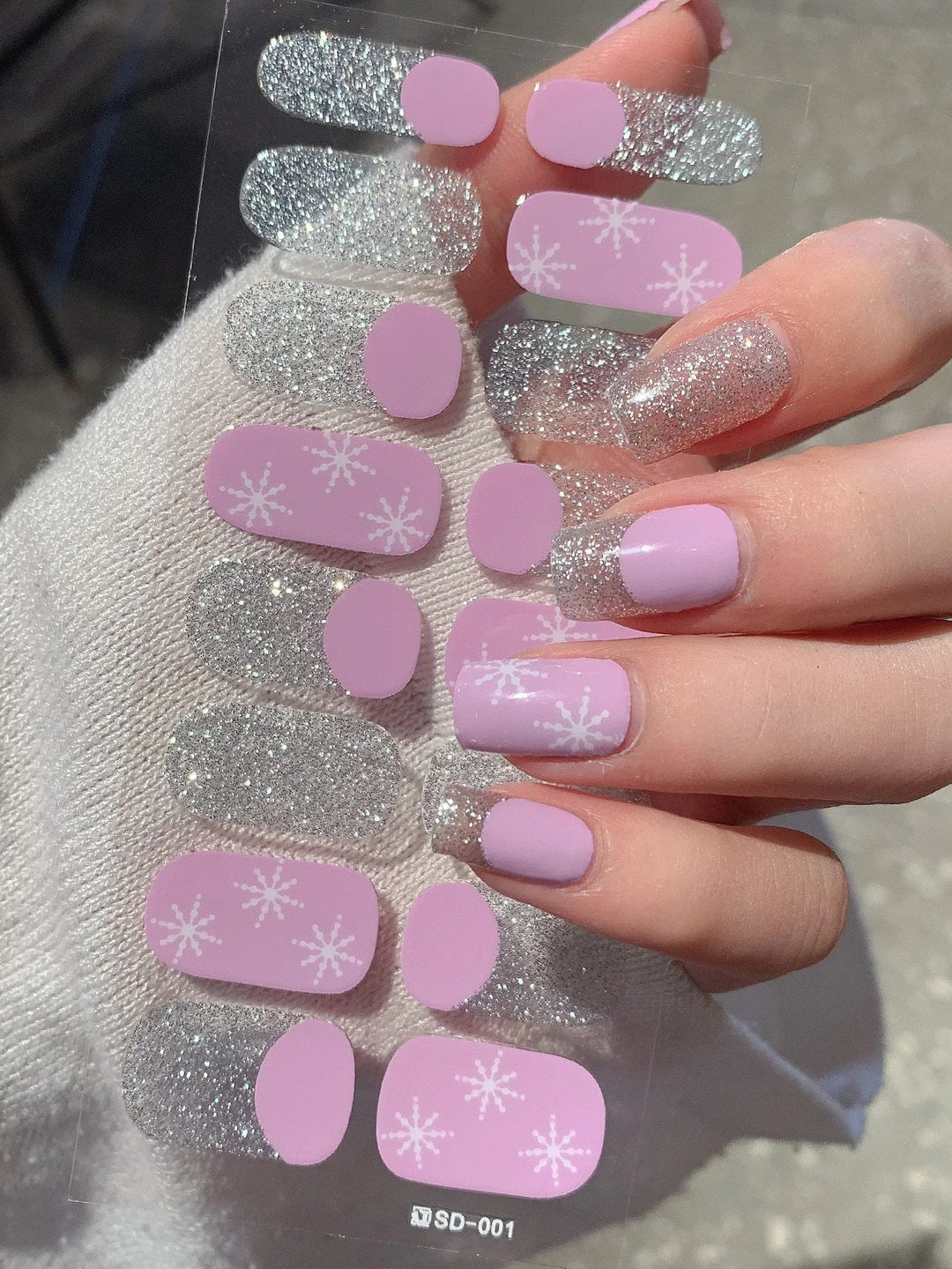 BowLift | GlitzNail – Festive Christmas Nails Quick, Complete Without Salon