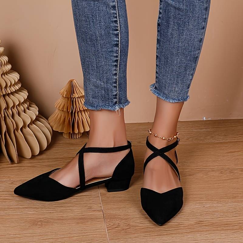 BowLift | Fashionable Flat Shoes in a Solid Color Design for Women