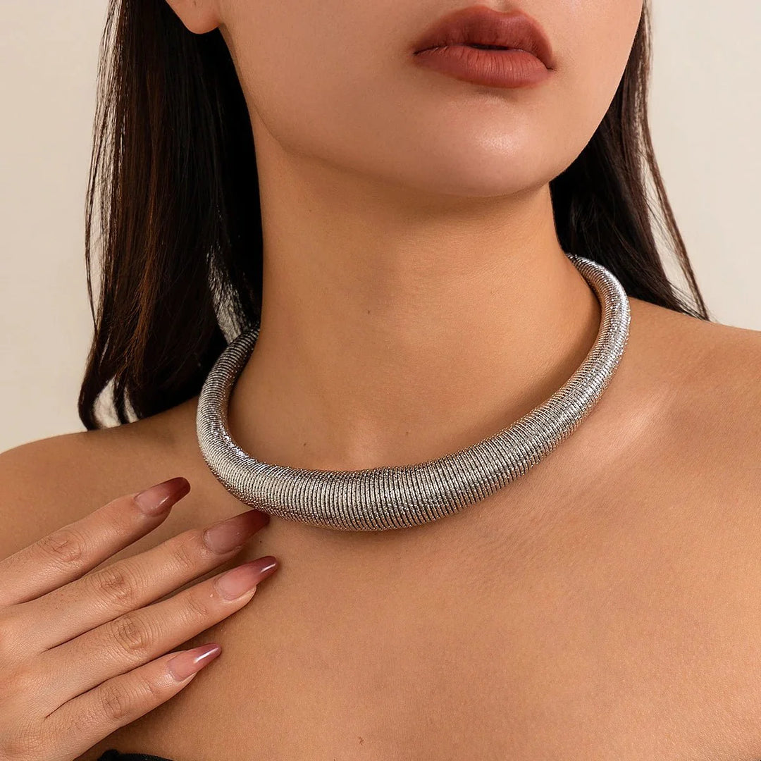 BowLift | Classy Chunky Textured Choker Necklace