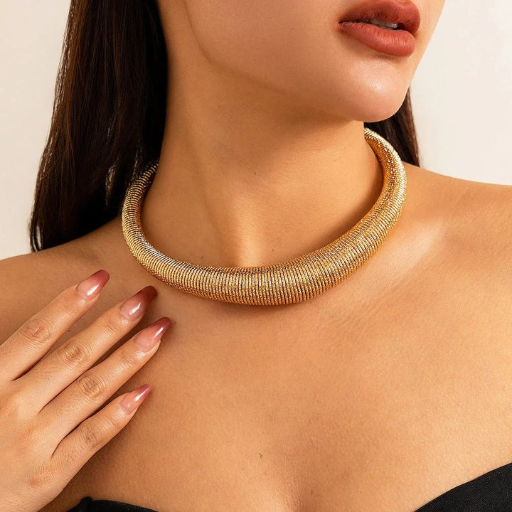 BowLift | Classy Chunky Textured Choker Necklace