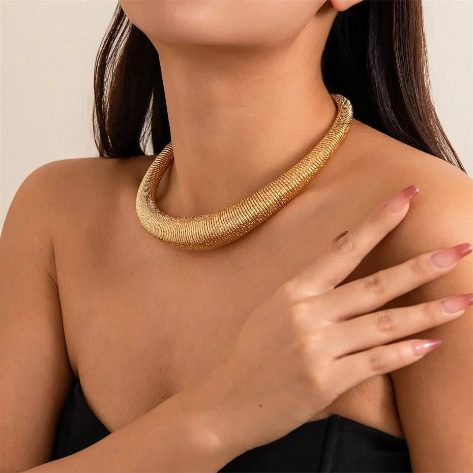 BowLift | Classy Chunky Textured Choker Necklace
