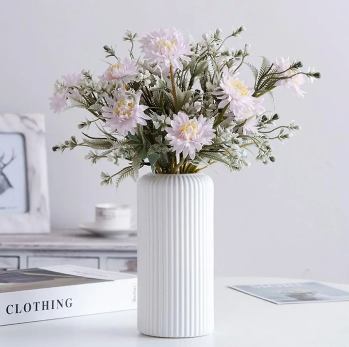 BowLift | Ribbed Vase