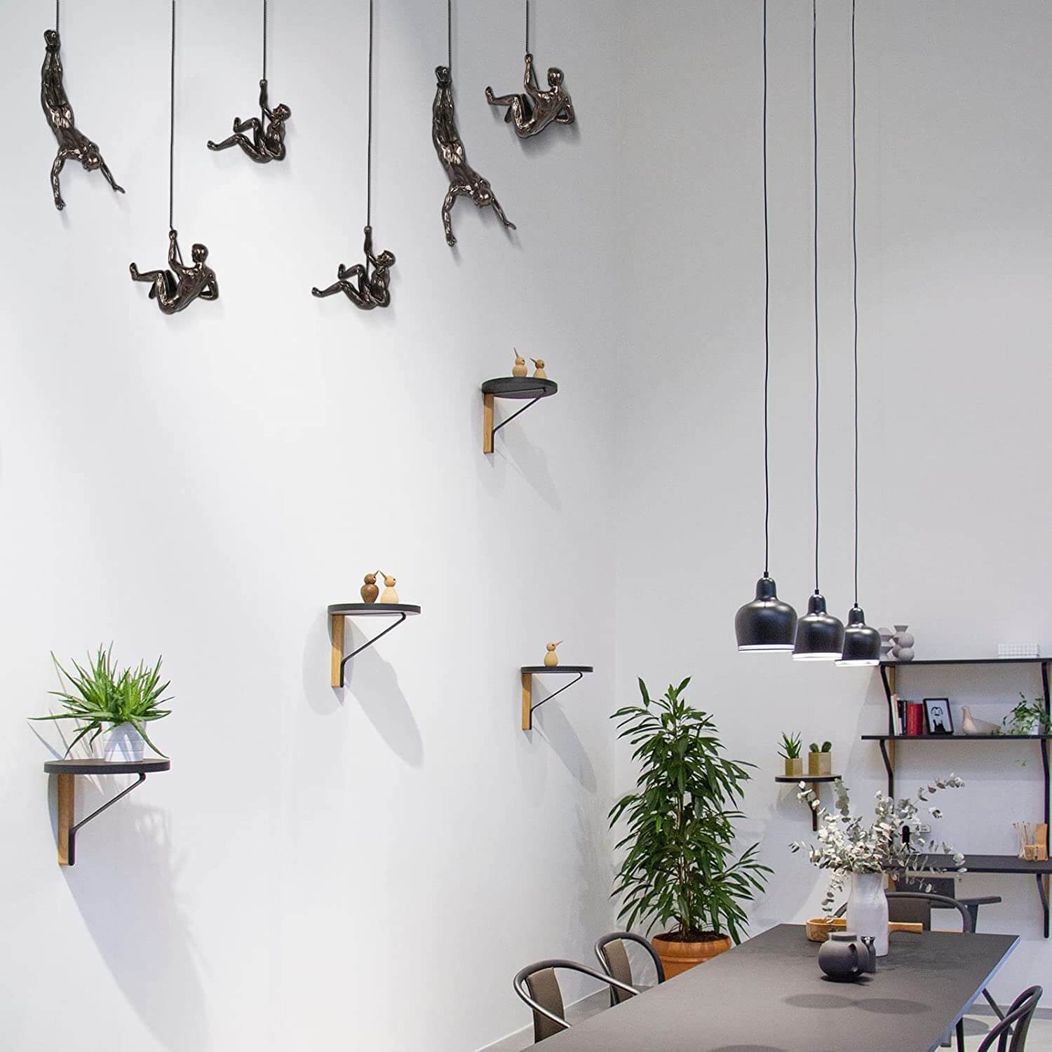 BowLift | CraftedClimb Climbing Figures Wall Decoration – Inspiring Wall Art of Resin and Iron