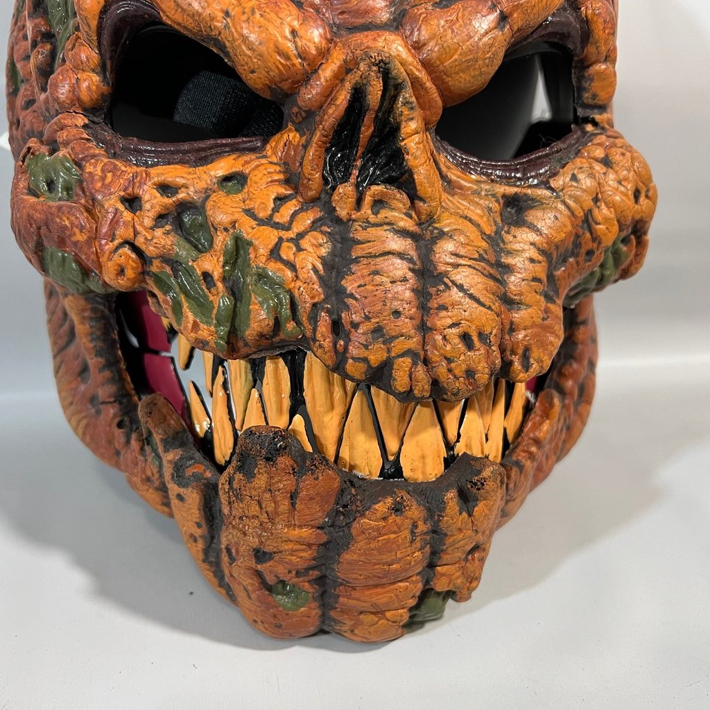 BowLift | PhantomPumpkin Ani-Motion Mask — Bring your horror to life and make everyone tremble with fear!