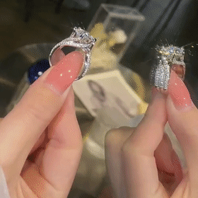 BowLift | 3-Carat Super Flash Moissanite Ring