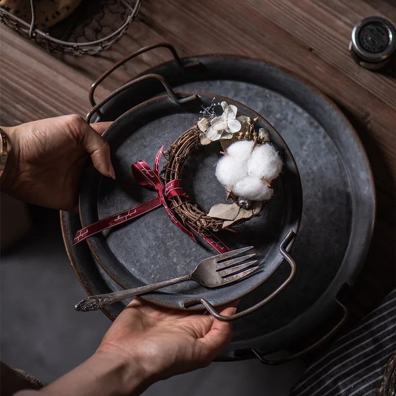 BowLift | European Retro Wrought Metal Plate with Handles