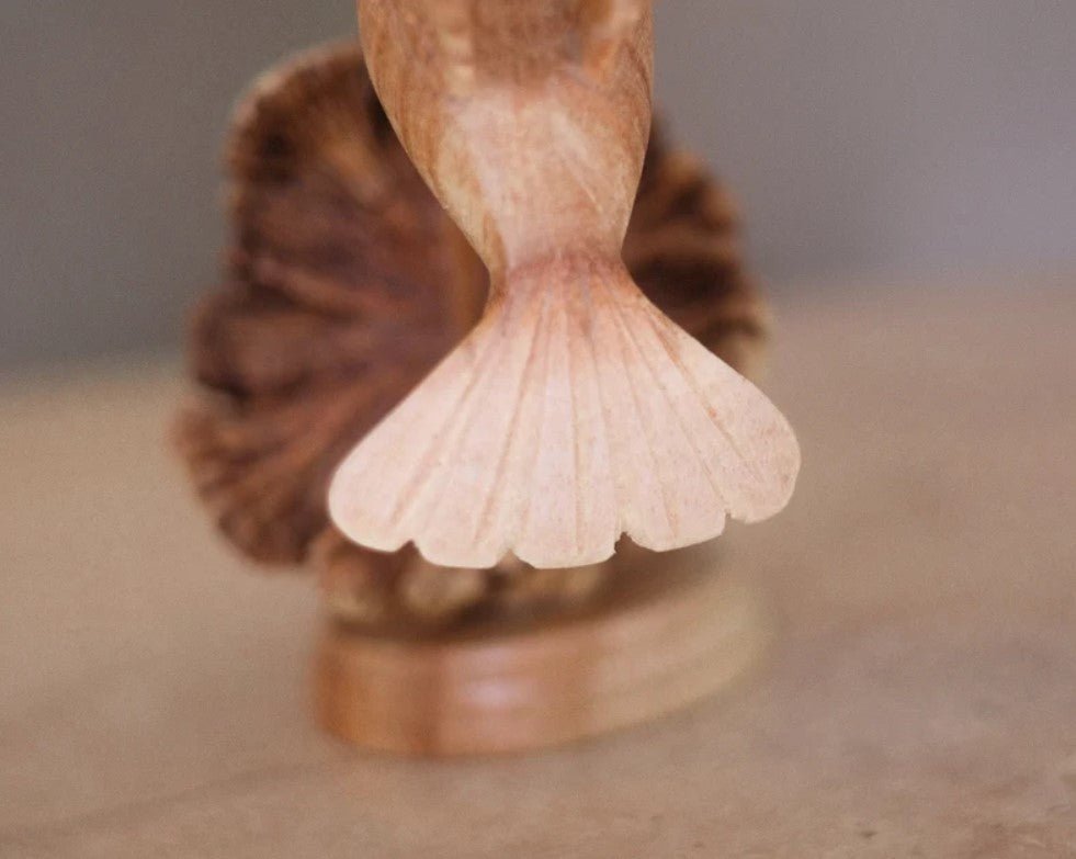BowLift | Hummingbird Feeding on a Flower, Handmade Sculpture