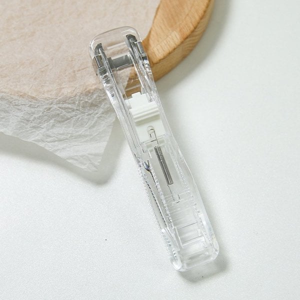 BowLift | Mini-stapler — Reusable tool for stapling paper without damage
