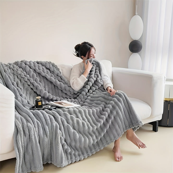 LuxeFleece – Elegant French Style Blanket for Comfort Bowlift