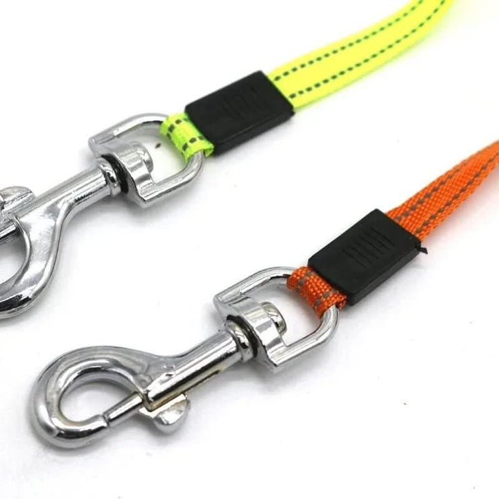BowLift | Bordeaux Duo – Double lead with LED & bag dispenser for two dogs