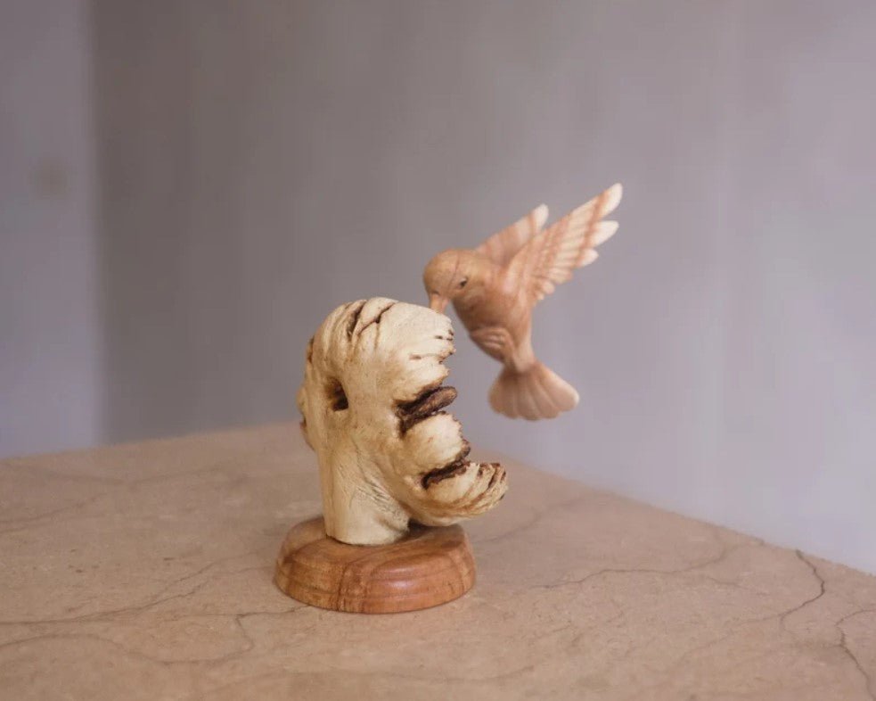 BowLift | Hummingbird Feeding on a Flower, Handmade Sculpture