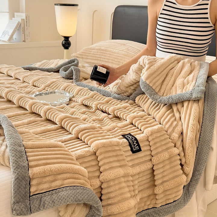 LuxeFleece - Soft Blanket for Warmth and Style Bowlift
