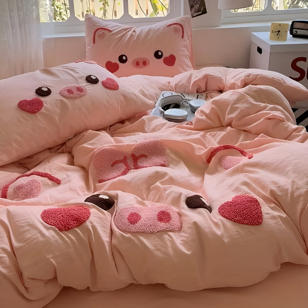 Bedding set with Cute Piglet motif – Soft and Cozy | Perfect for children's room | Bowlift