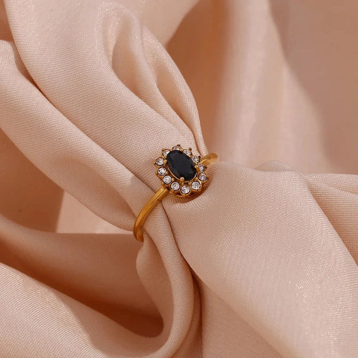BowLift | Dainty Adjustable Oval Diamond Rings