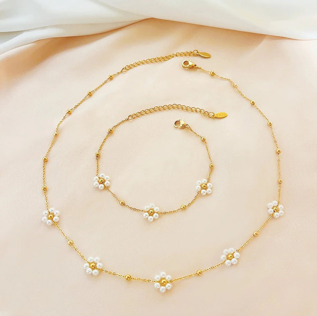 BowLift | Dainty Daisy Necklace & Bracelets