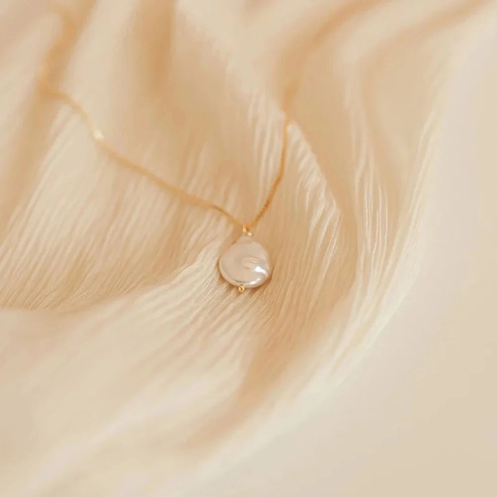BowLift | Dainty Flat Pearl Necklace