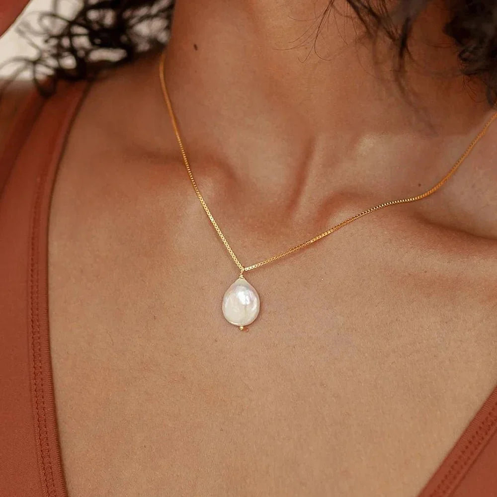 BowLift | Dainty Flat Pearl Necklace