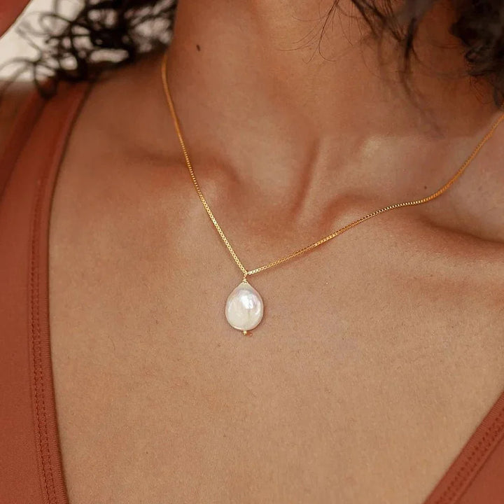 BowLift | Dainty Flat Pearl Necklace