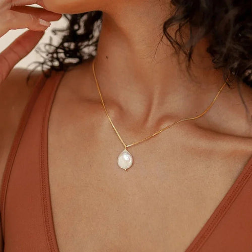 BowLift | Dainty Flat Pearl Necklace