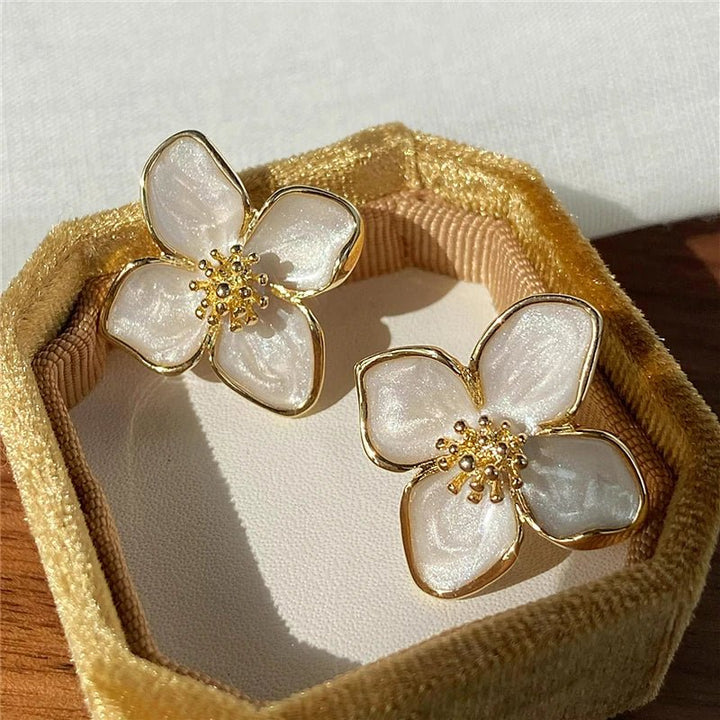 BowLift | Dainty Floral Hibiscus Earrings