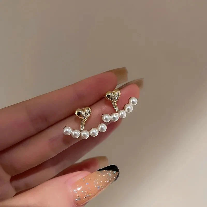 BowLift | Dainty Heart Pearls Earrings