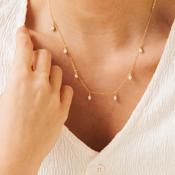 BowLift | Dainty Pearl Droplets Necklace