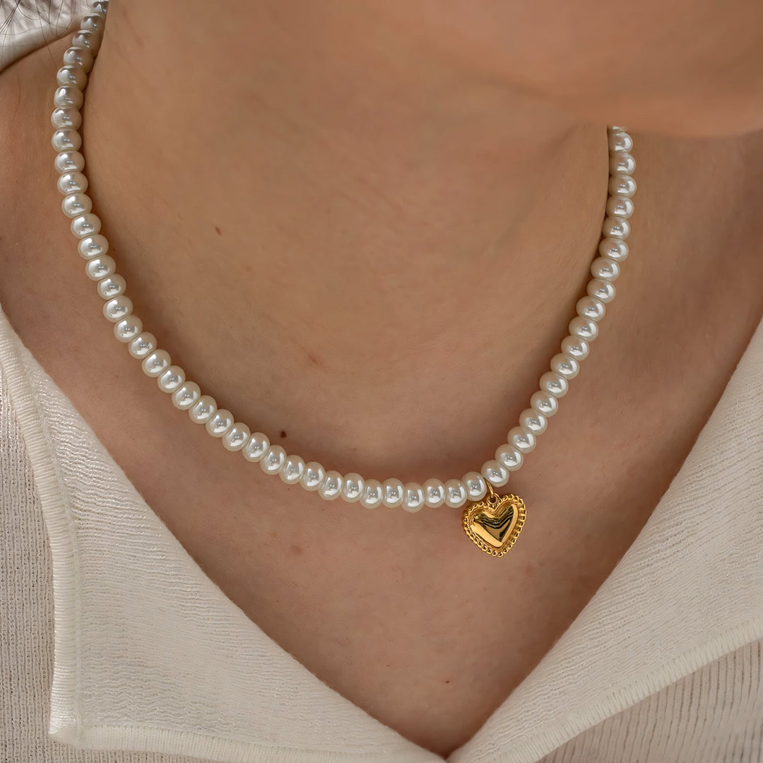 BowLift | Dainty Pearl Golden Heart Necklace