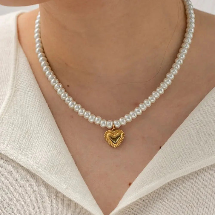 BowLift | Dainty Pearl Golden Heart Necklace