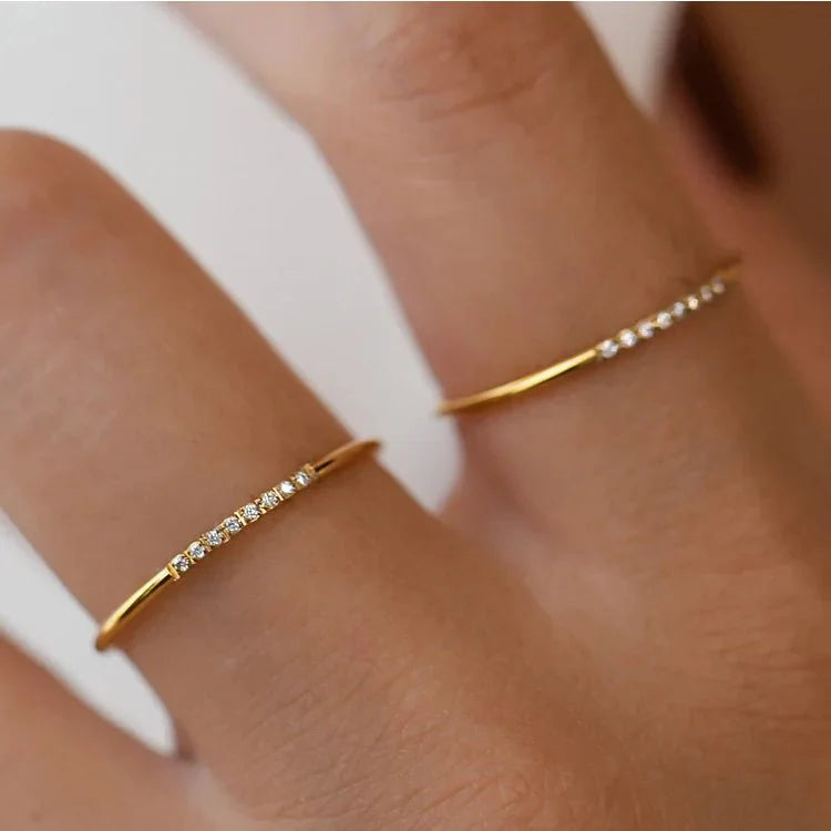 BowLift | Dainty Thin Speckled Diamond Ring