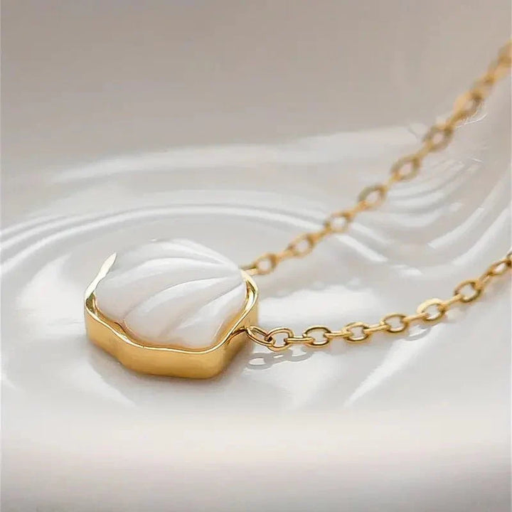BowLift | Dainty Tropical Sea Shell Necklace