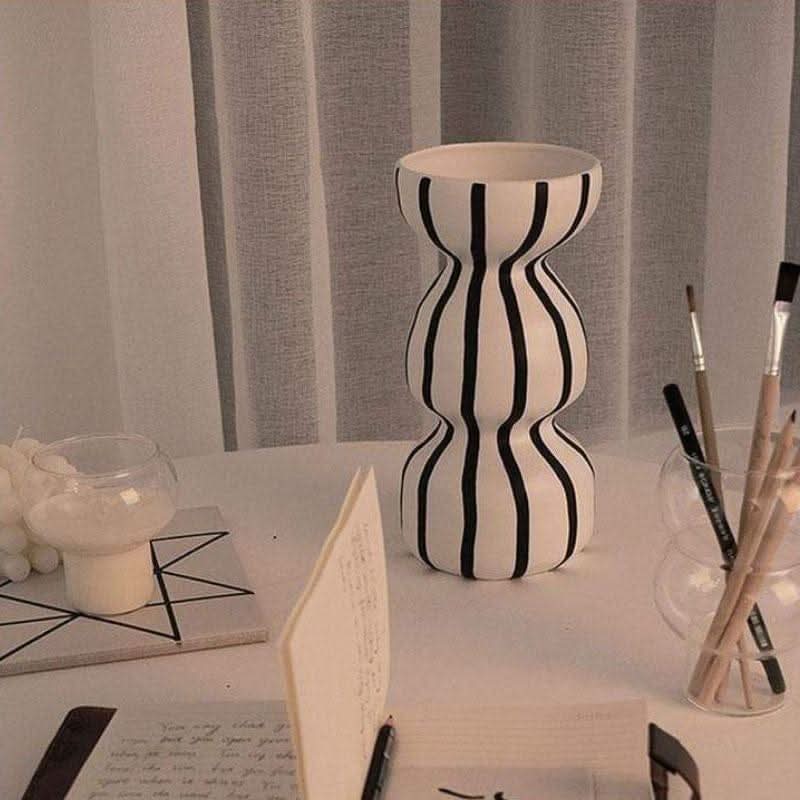 BowLift | HANAMI – Elegant ceramic vase for stylish spaces