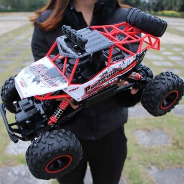 BowLift | RC Monster Truck with 4x4 Drive & Impact Protection for Any Terrain