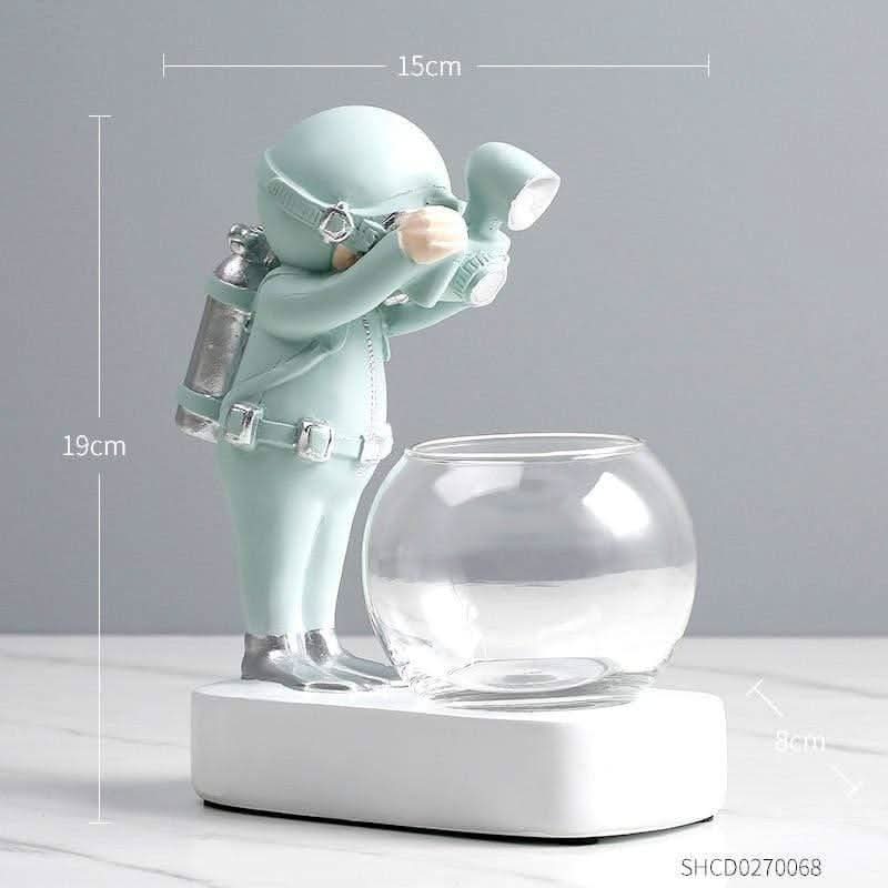 BowLift | ASTROVA – Creative Astronaut Plant Vases for Modern Living
