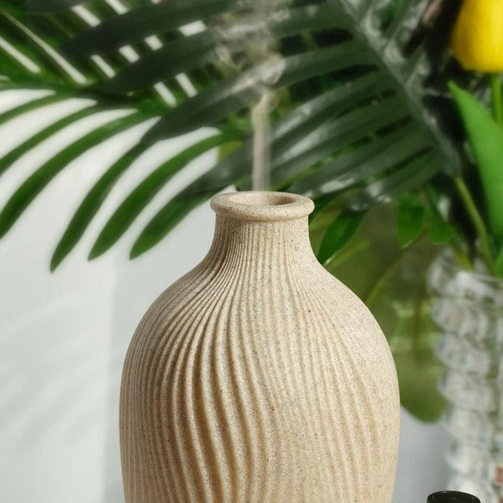 BowLift | VaseMist – Ultrasonic Aroma Diffuser in Modern Vase Design (Resin)