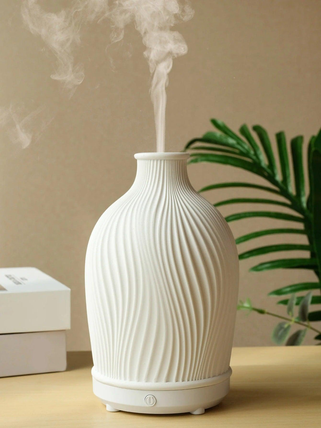 BowLift | VaseMist – Ultrasonic Aroma Diffuser in Modern Vase Design (Resin)