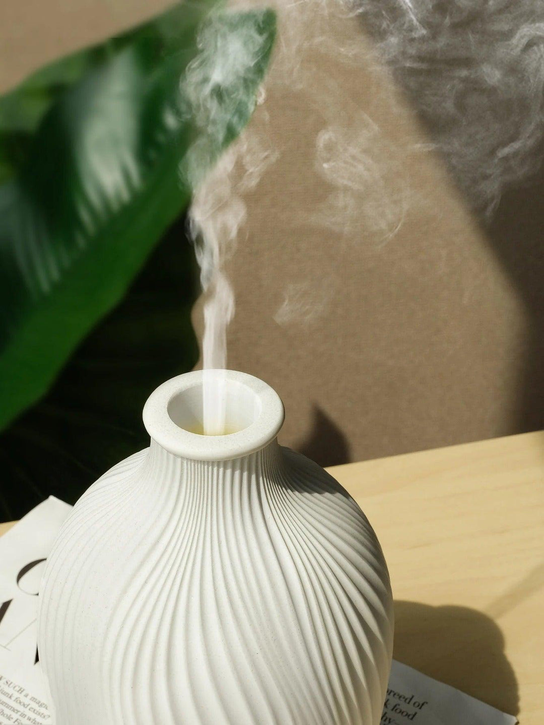 BowLift | VaseMist – Ultrasonic Aroma Diffuser in Modern Vase Design (Resin)