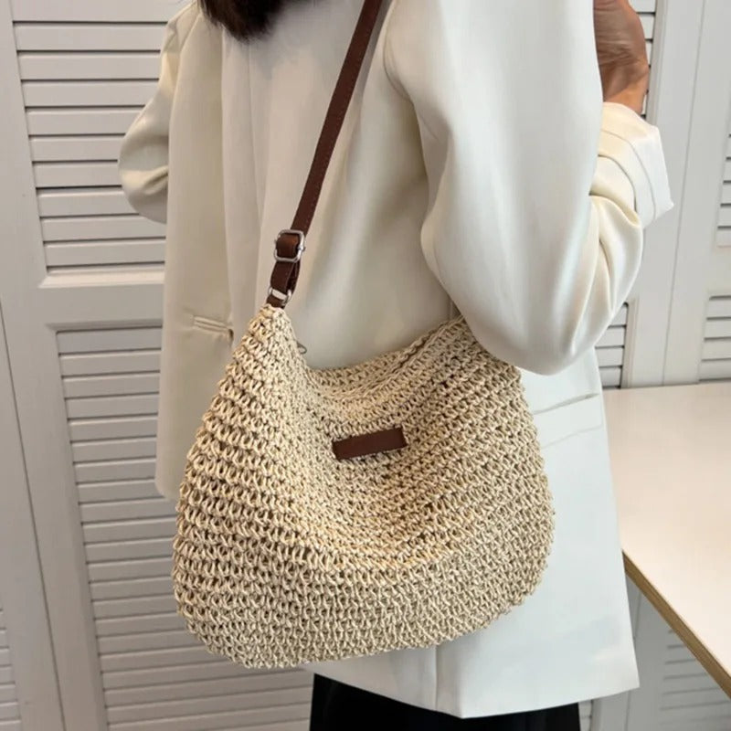 Isabelle Ladies Handbag – Minimalistic Design and Practical Size | Bowlift