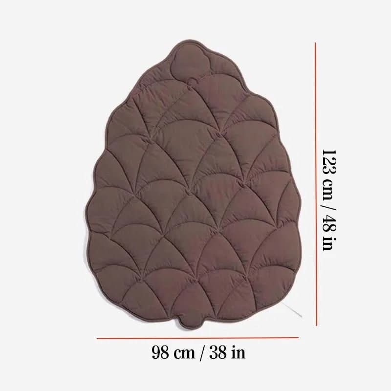BowLift | Stylish dog blanket in leaf shape with soft padding & versatile use